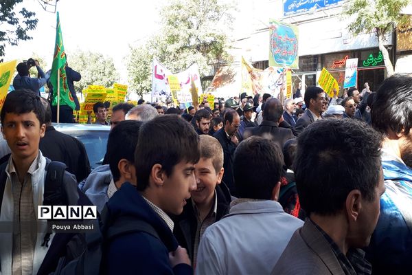 راهپیمایی سیزده آبان در زنجان