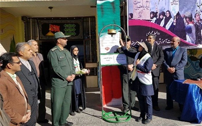 طنین انداز شدن شعار مرگ بر آمریکا در 2700 مدرسه