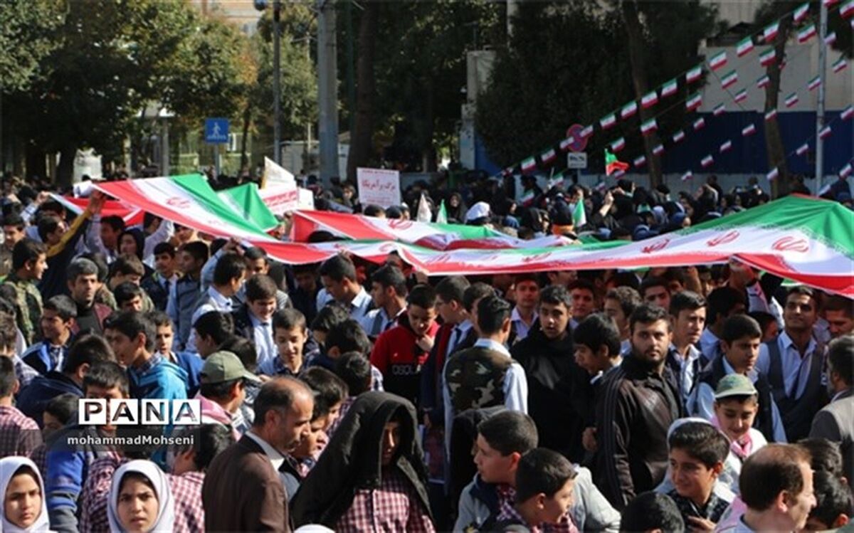 13 آبان تابلوی عشق ملت ایران به آرمان های انقلاب اسلامی و منویات رهبر معظم انقلاب است