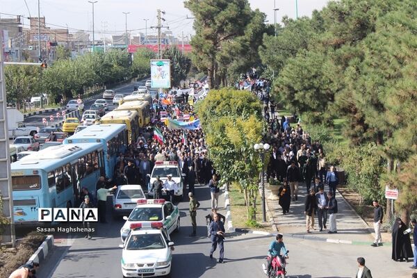 طنین فریاداستکبار ستیزی مردم اسلامشهر در سالروز یوم الله 13آبان