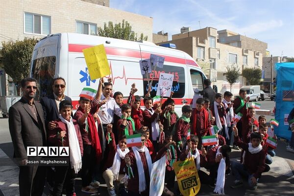 طنین فریاداستکبار ستیزی مردم اسلامشهر در سالروز یوم الله 13آبان