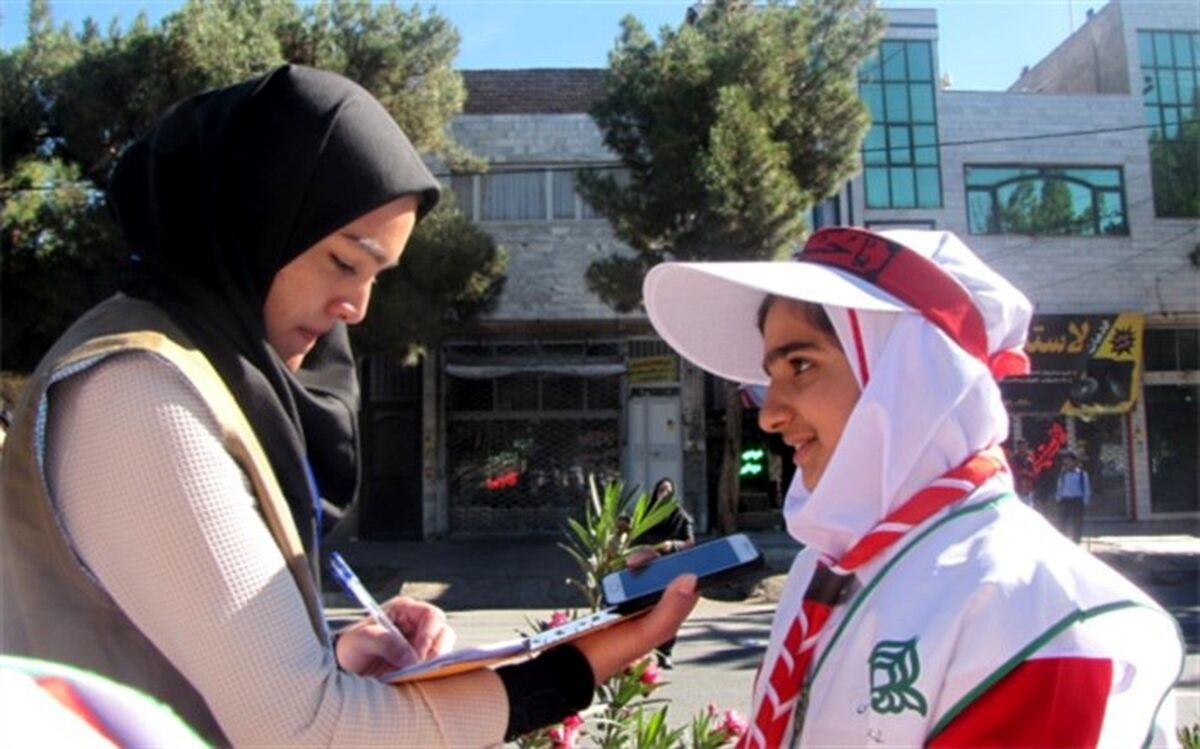 دانش آموزان  با حضور در راهپیمایی 13 آبان بار دیگر دشمن را نا امید کردند