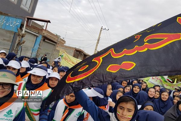 حضور پیشتازان منطقه کشاورز در راهپیمایی ۱۳ آبان