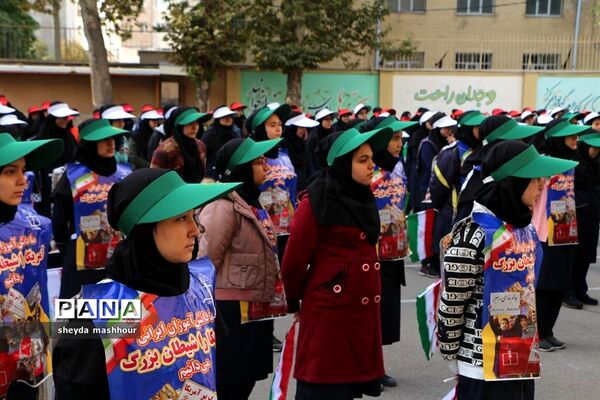 نواخته شدن زنگ استکبار ستیزی در مدارس شهرری