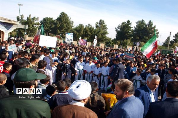 حماسه باشکوه راهپیمایی استکبار ستیزی مردم فشافویه در یوم الله 13 آبان