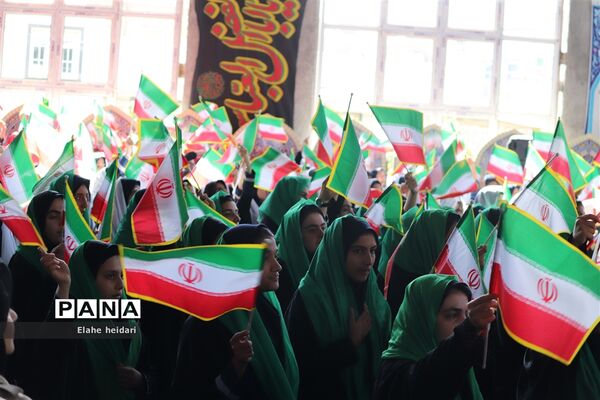 حضور پرشکوه دانش‌آموزان شهرقدس درراهپیمایی 13آبان