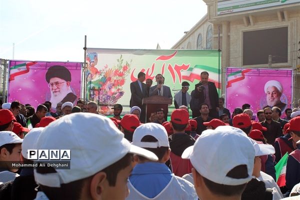 حضورپرشورمردم شهرستان بهارستان در راهپیمایی استکبار ستیزی 13آبان