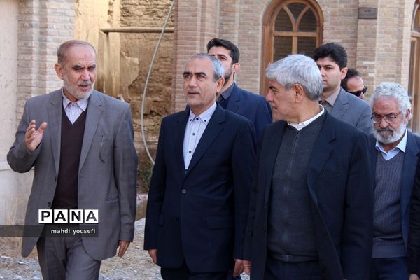 بازدید استاندار آذربایجان شرقی از دانشکده معماری تبریز