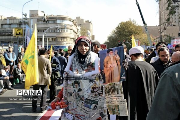 مراسم راهپیمایی ۱۳ آبان  با حضور مقامات لشکری و کشوری