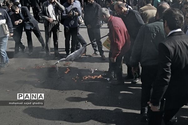 مراسم راهپیمایی ۱۳ آبان  با حضور مقامات لشکری و کشوری