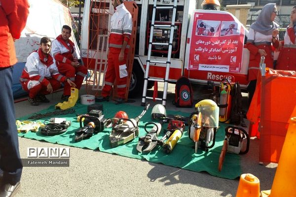 تظاهرات پرشور استکبار ستیزی مردم در شهرستان ملارد