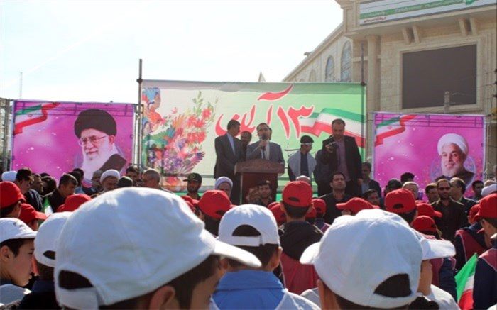 دانش آموز و فرهنگیان شهرستان بهارستان بیزاری خودرا از استکبارجهانی اعلام کردند