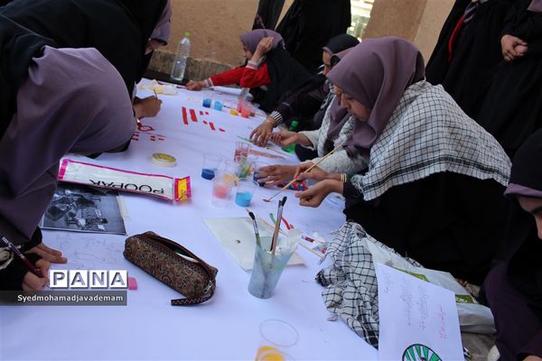 13 آبان روز مبارزه با استکبار جهانی