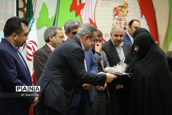 یادواره محمدحسین فهمیده و ۳۶هزار شهید دانش‌آموز