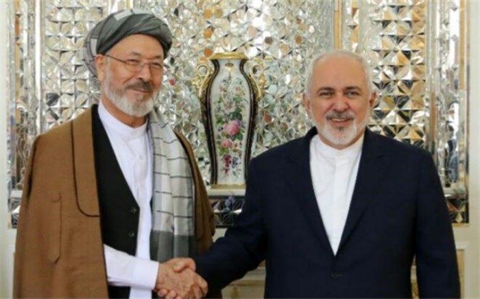 دیدار رئیس شورای عالی صلح افغانستان با ظریف