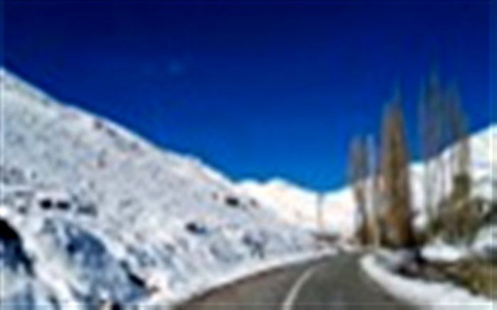 بارش برف پاییزی ارتفاعات تکاب را سفیدپوش کرد