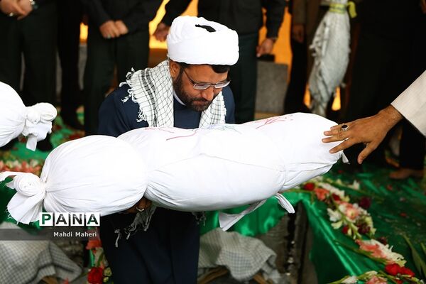 تشییع پیکر مطهر شهدای گمنام در ستاد ناجا