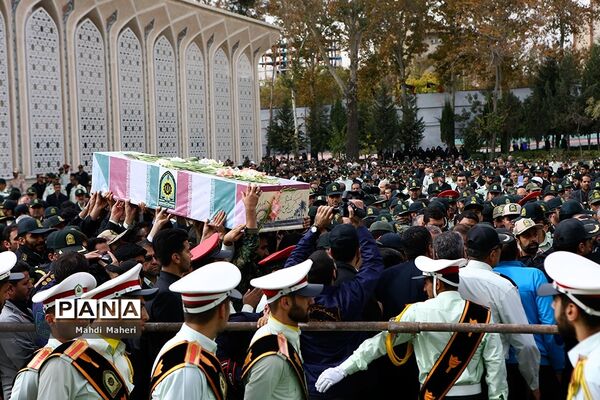 تشییع پیکر مطهر شهدای گمنام در ستاد ناجا