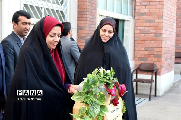 طرح «دوشنبه‌های پر مهر» در دبیرستان حافظ شهرستان ساری