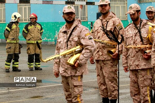 مانور پدافند غیرعامل در صبحگاه مشترک دانش‌آموزی