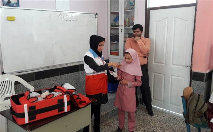 اجرای طرح "پای درس ماه" در مدارس هرمزگان