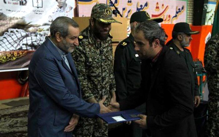 برگزاری صبحگاه مشترک بسیج دانش آموزی با حضور مدیریت آموزش و پرورش منطقه 17