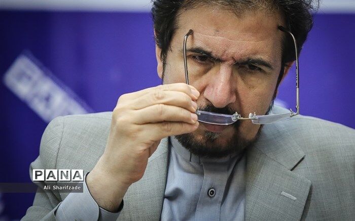 قاسمی: بهره‌برداری سیاسی از حرف‌های ظریف، ناصواب و بی‌ثواب است