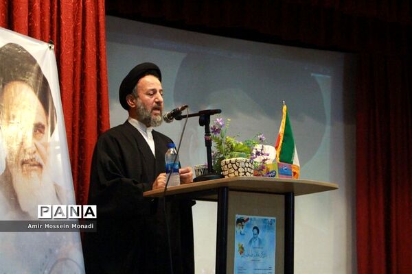 اولین همایش دانش‌‌آموزی یادواره علامه طباطبایی  در تبریز