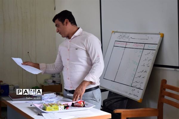 جلسه روسای شورای دانش آموزی منطقه گله‌دار