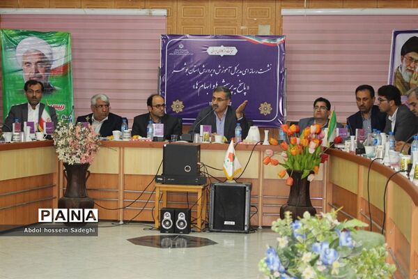 نشست خبری مدیرکل آموزش و پرورش استان بوشهر با اصحاب رسانه