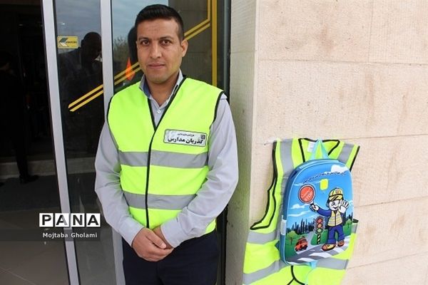 جشنواره هم پیمانی ایمنی رانندگان حرفه‌ای حمل و نقل جاده‌ای وایمن سازی مدارس حاشیه راه‌های خراسان جنوبی