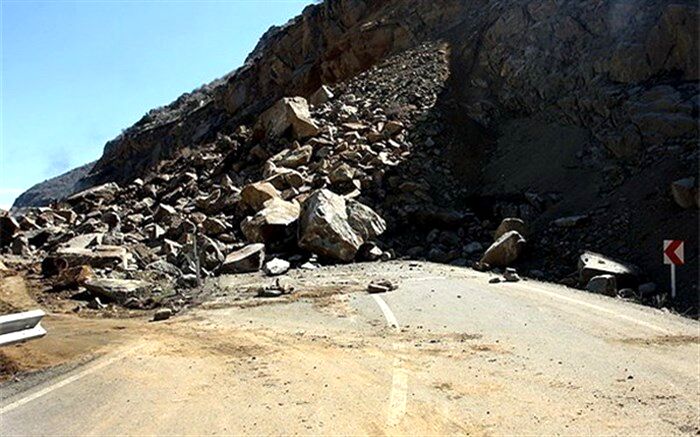 امدادرسانی به ١٤١٠ نفر به دلیل ریزش کوه در 3 استان