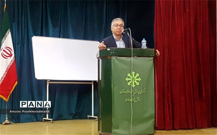 توکل به خدا، داشتن نظم، اراده، هدف و نیت صحیح از عوامل موفقیت می باشند