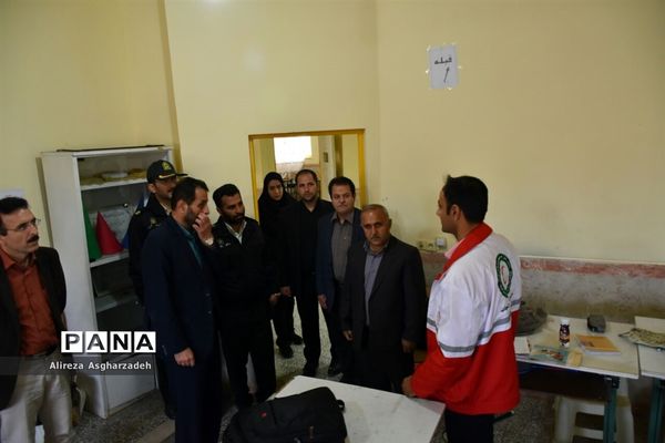 مانور زلزله در مدرسه طلیعه انقلاب بابلسر