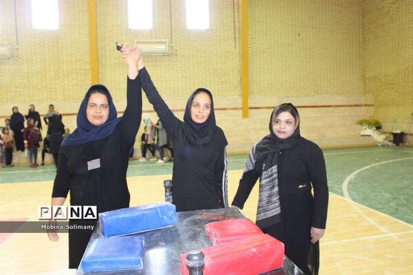 مسابقه مچ‌اندازی بانوان مرحله استانی بازی‌های بومی محلی استان بوشهر