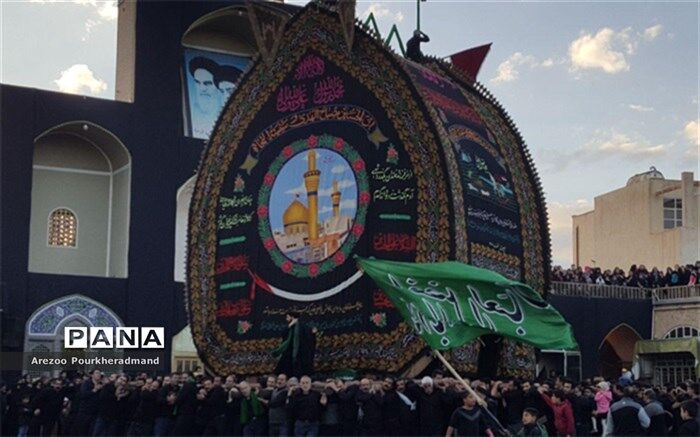 برگزاری آیین نخل برداری در حسینیه شاه ولی تفت