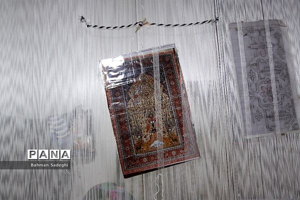 فرش دورو ابریشم ترکمن