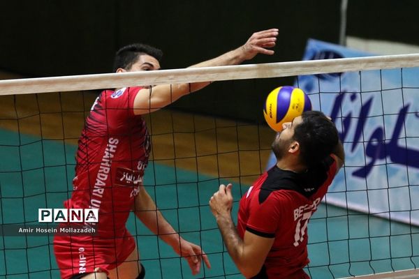 دیدار تیم های والیبال شهرداری ارومیه و شهرآرا مشهد