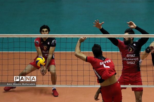 دیدار تیم های والیبال شهرداری ارومیه و شهرآرا مشهد