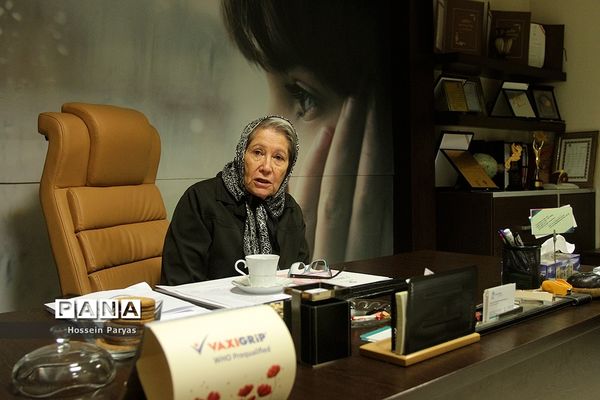 مصاحبه اختصاصی پانا با مینو محرز، رئیس مرکز تحقیقات ایدز ایران