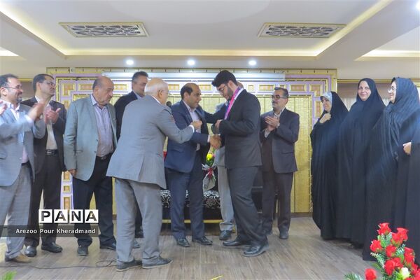 تجلیل از اولین مدال آور یزدی در المپیاد جهانی نجوم و اختر فیزیک
