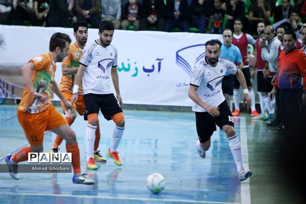 دیدار تیم‌های شهروند ساری و مس سونگون