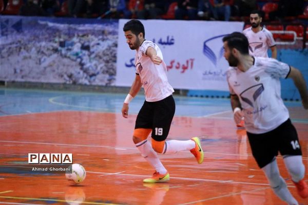 دیدار تیم‌های شهروند ساری و مس سونگون