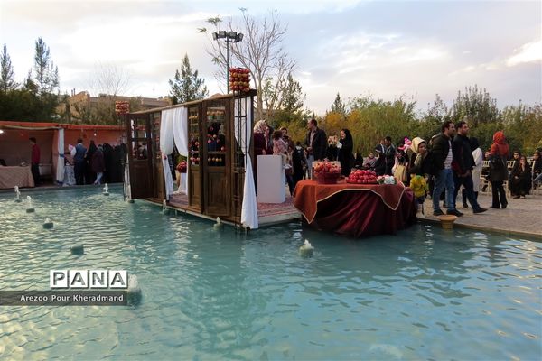 برگزاری جشنواره انار در باغ صدری شهرستان تفت در یزد