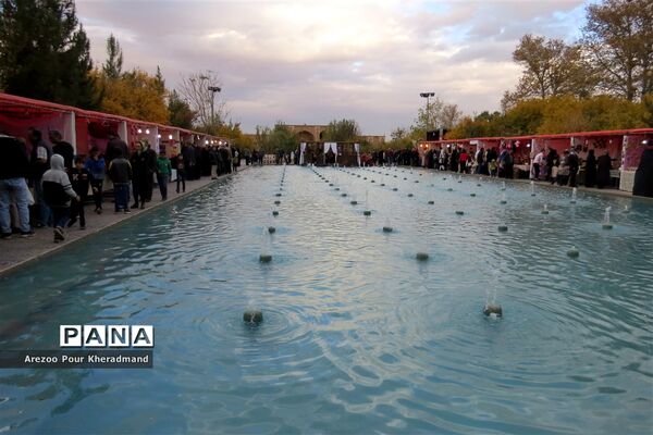 برگزاری جشنواره انار در باغ صدری شهرستان تفت در یزد