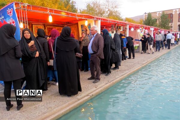 برگزاری جشنواره انار در باغ صدری شهرستان تفت در یزد