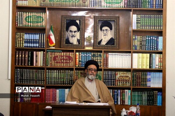 دیدار  دانش‌آموزان خبرنگار پانا با نماینده ولی فقیه در آذربایجان شرقی