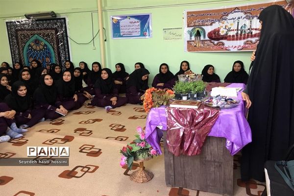 برگزاری مراسم تجلیل از دانش‌آموزان و جشن امام زمان