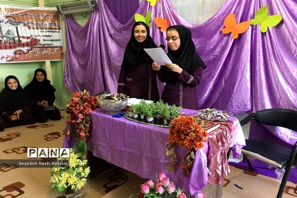 برگزاری مراسم تجلیل از دانش‌آموزان و جشن امام زمان
