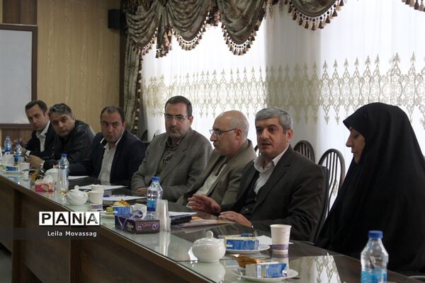 جلسه کارگروه آموزش و هماهنگی مانور زلزله  و ایمنی درمدارس آذربایجان‌شرقی